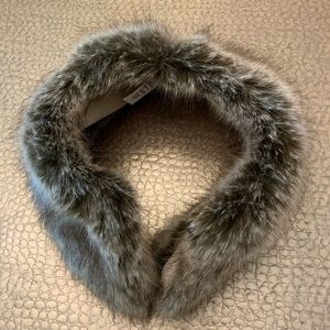 Ladies faux fur collar